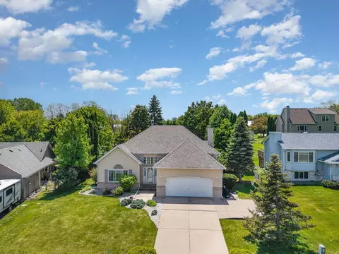 5462 Golfview Cir N, Oakdale, MN 55128