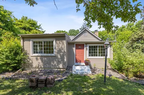 1335 Briar St, Wayzata, MN 55391