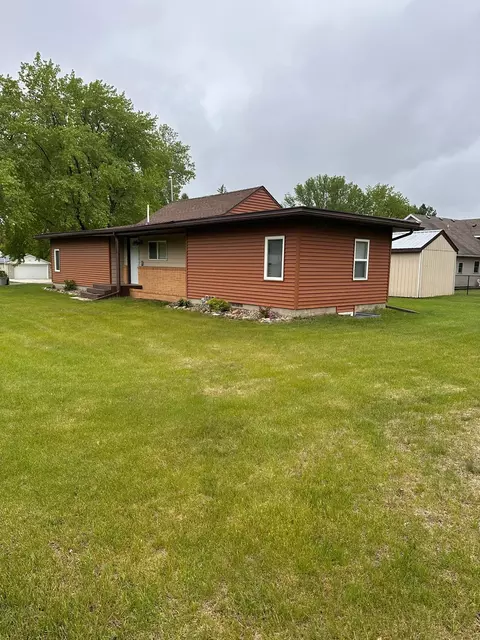 4133 33rd St SE, Rochester, MN 55904