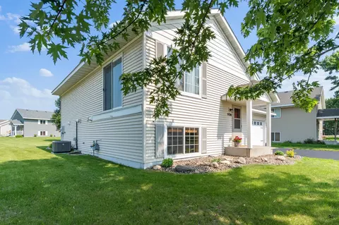 1126 Benjamin Dr, Alexandria, MN 56308
