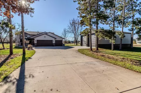 2053 45th St SE, Saint Cloud, MN 56304 photo 2