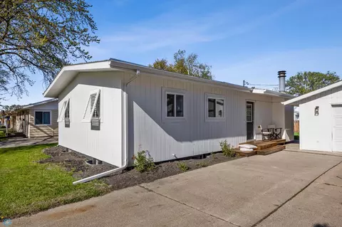 3017 8th St N, Fargo, ND 58102