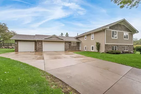 4930 Kirkwood Ln N, Plymouth, MN 55442