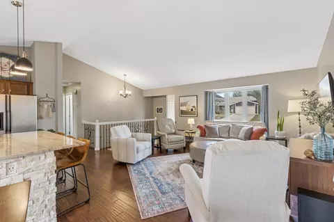 3664 Canary Way, Eagan, MN 55123 photo 7