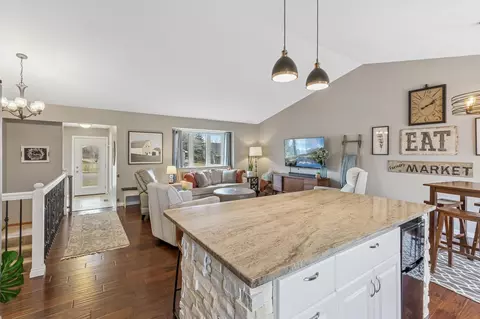 3664 Canary Way, Eagan, MN 55123 photo 9
