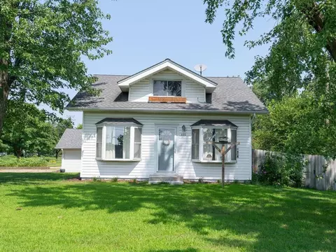 320 W 70th St, Richfield, MN 55423