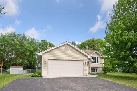 8982 Goldenrod Ln N, Maple Grove, MN 55369