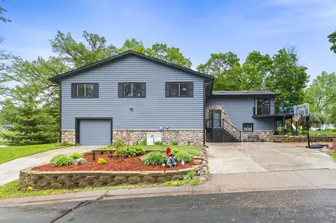 1680 Bluebird Ln, Mound, MN 55364