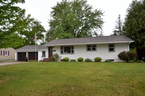 415 Hubbard Ave N, Litchfield, MN 55355