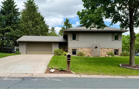 507 Pine Ridge Ter, River Falls, WI 54022
