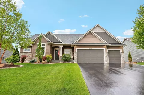 19743 Holloway Ln, Lakeville, MN 55044