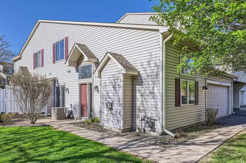 9172 Comstock Ln N, Maple Grove, MN 55311