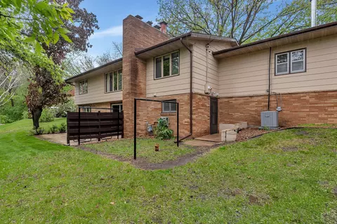 2916 Golf View Ct, Saint Cloud, MN 56301 photo 2