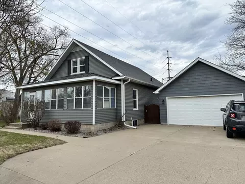 352 Wayne St, Winona, MN 55987