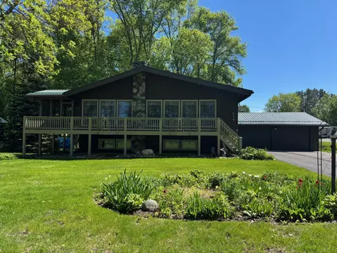 814 Lakeshore Blvd W, Onamia, MN 56359