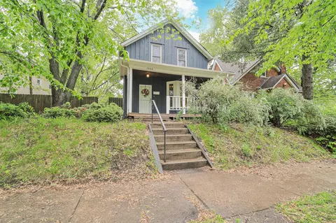 1066 Reaney Ave, Saint Paul, MN 55106