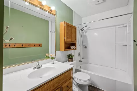 Bath - 3238 Valley Ridge Dr, Eagan, MN 55121 photo 1 of 2