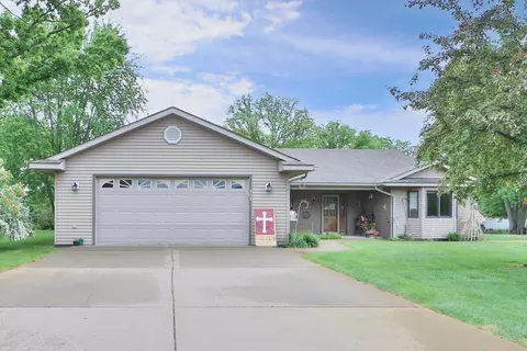 909 Lilac Ln, Little Falls, MN 56345