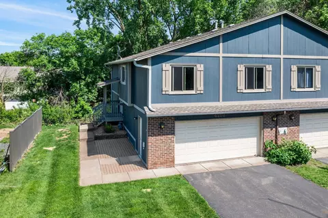 4252 Thornhill Ln, Vadnais Heights, MN 55127