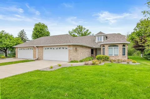 1263 Silverthorn Dr, Shoreview, MN 55126