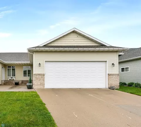 4465 53rd St S, Fargo, ND 58104