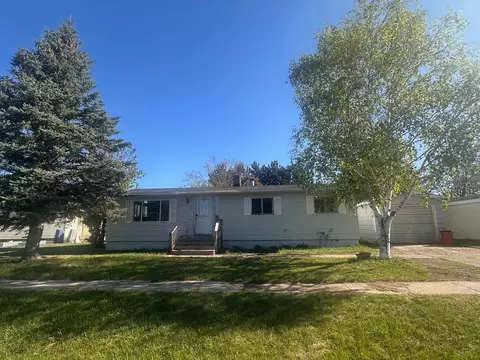 28 Cypress Blvd, Babbitt, MN 55706
