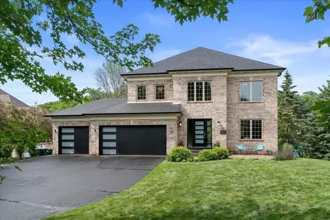 1613 Stonepine Ct, Hudson, WI 54016