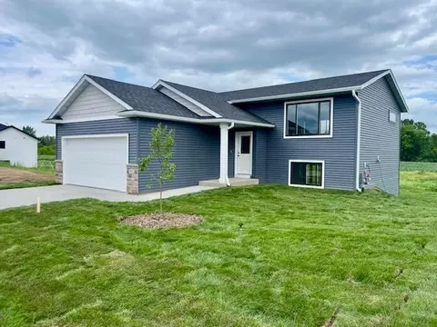 921 3rd St #E, Wanamingo, MN 55983