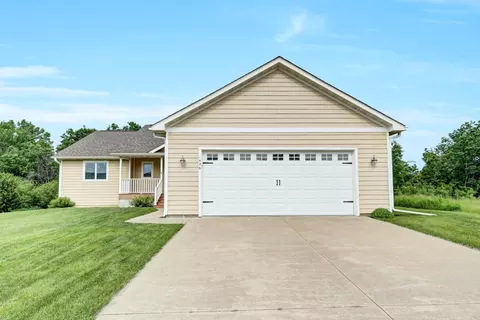 1426 Woodland Way, Lake City, MN 55041