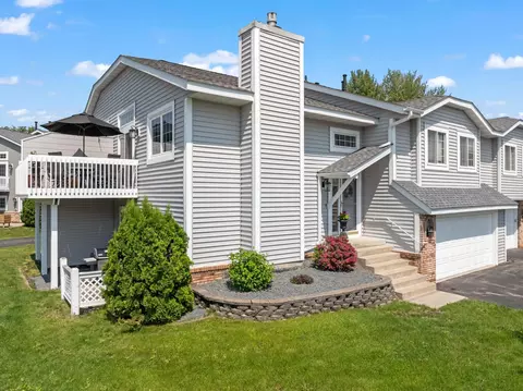 2823 Riverwood Ln NW, Rochester, MN 55901
