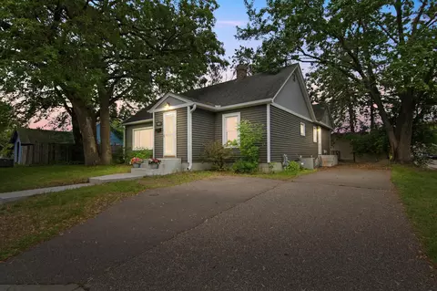 613 5th St NW, Elk River, MN 55330