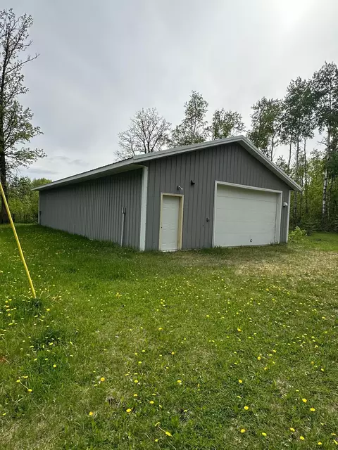 39987 275th St, Roseau, MN 56751