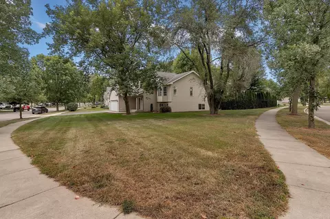 Exterior - 3034 Crescent Ridge Trl, Saint Cloud, MN 56301 photo 4 of 11