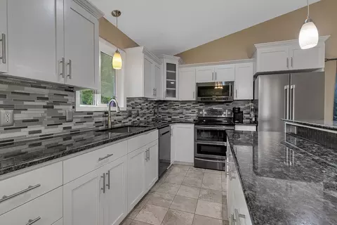 Kitchen - 3034 Crescent Ridge Trl, Saint Cloud, MN 56301 photo 2 of 4