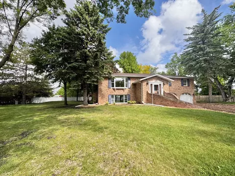 Exterior - 212 Carrow Cir, Marshall, MN 56258 photo 8 of 9