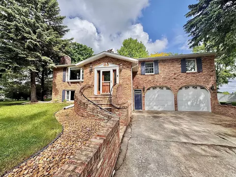 Exterior - 212 Carrow Cir, Marshall, MN 56258 photo 9 of 9