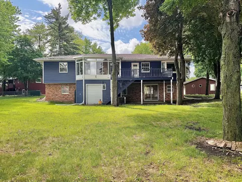 Exterior - 212 Carrow Cir, Marshall, MN 56258 photo 5 of 9