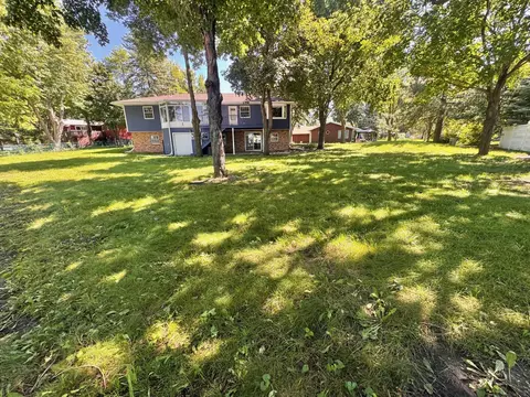 Exterior - 212 Carrow Cir, Marshall, MN 56258 photo 6 of 9