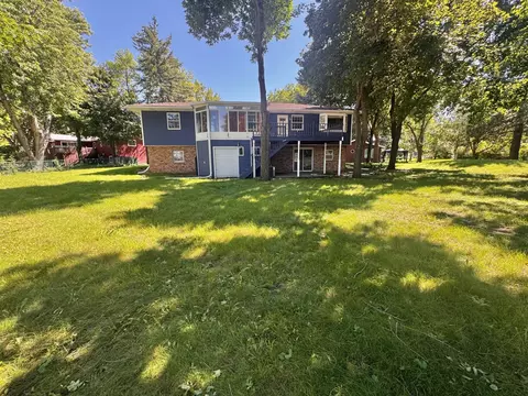 Exterior - 212 Carrow Cir, Marshall, MN 56258 photo 4 of 9