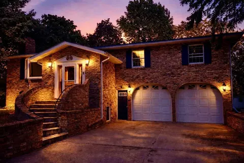 Exterior - 212 Carrow Cir, Marshall, MN 56258 photo 7 of 9