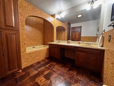 Bath - 212 Carrow Cir, Marshall, MN 56258 photo 1 of 2