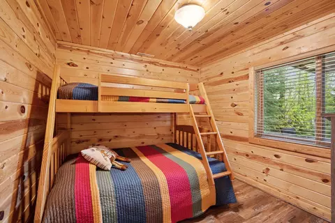 Bedroom - 7194 Quentin Rd NE, Outing, MN 56662 photo 6 of 7