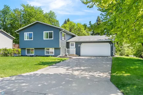 3003 15th Ave S, Moorhead, MN 56560