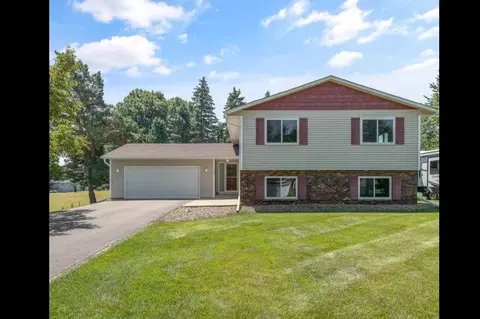 7469 Upper 26th St N, Oakdale, MN 55128