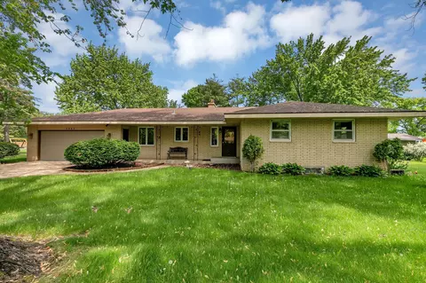 5843 Fairway Ln, Saint Cloud, MN 56303