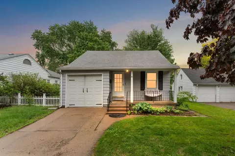 41 17th Ave N, Hopkins, MN 55343