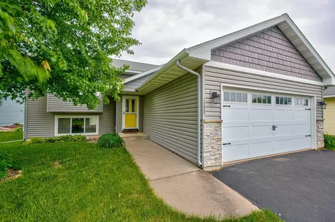 1329 Osprey Ct, New Richmond, WI 54017