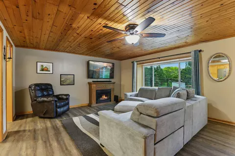6780 Augusta Rd, Chaska, MN 55318 photo 7