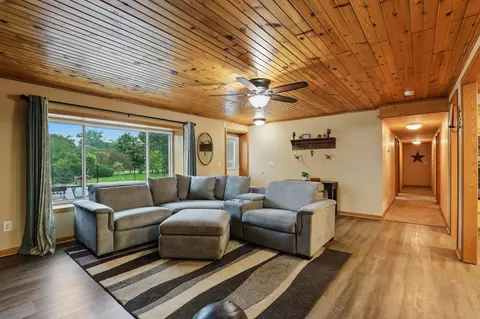 6780 Augusta Rd, Chaska, MN 55318 photo 8