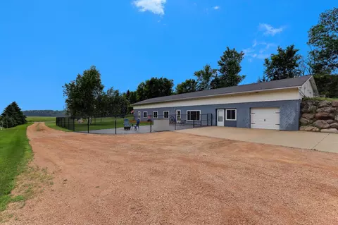 6780 Augusta Rd, Chaska, MN 55318 photo 4